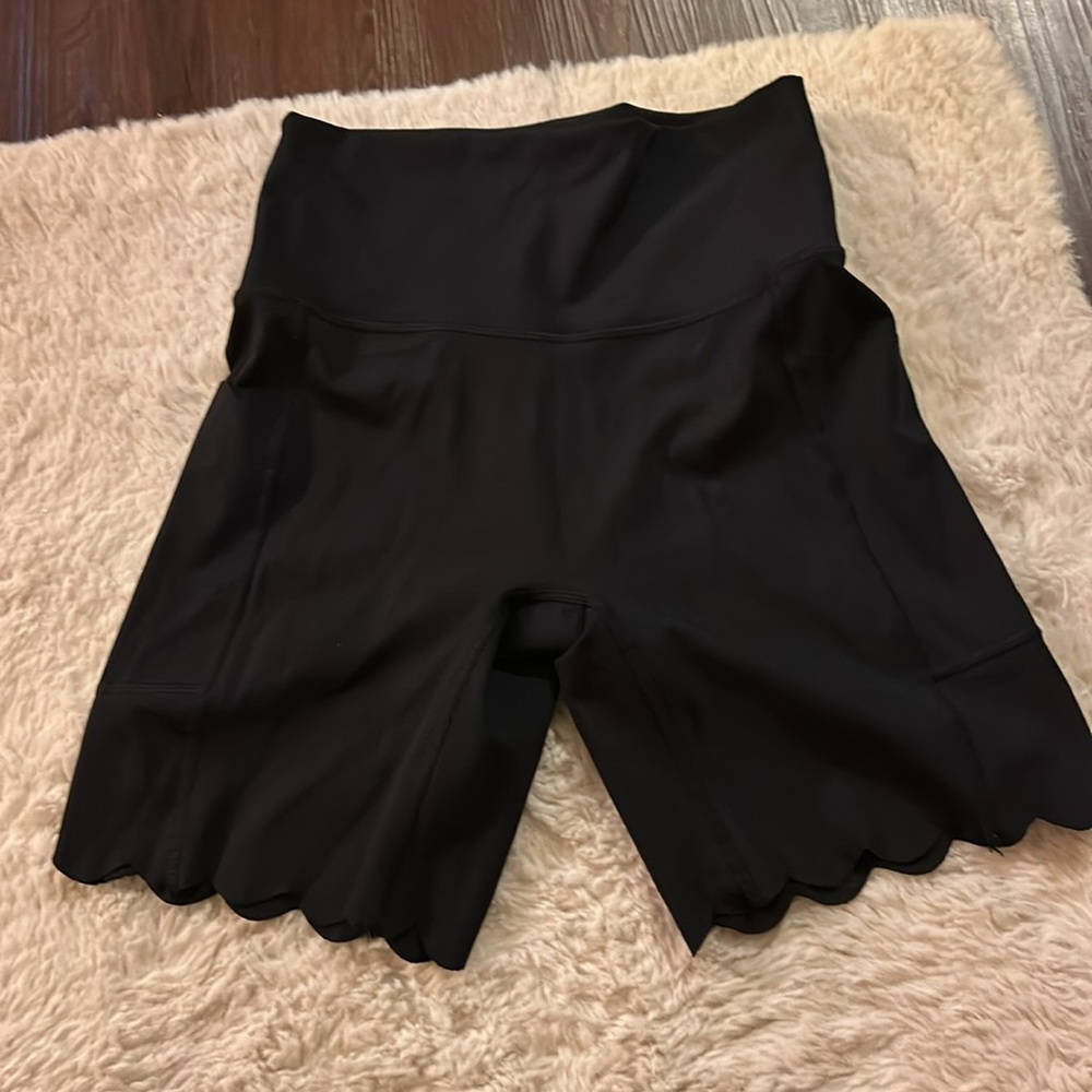Aerie SET offline workout top and matching shorts size medium.